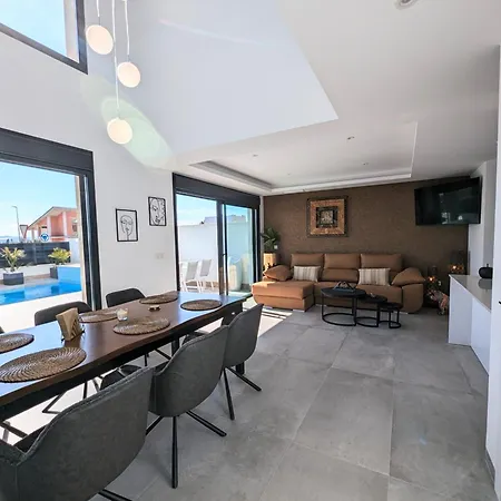 Holiday home R-40-a Corner With Jacuzzi *