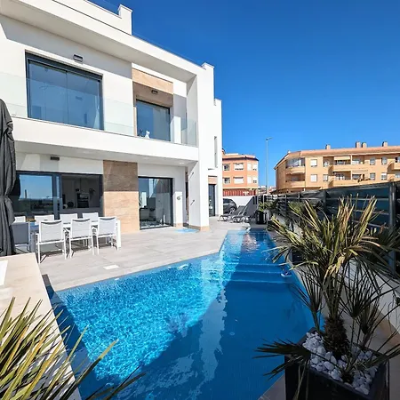 R-40-a Lujo Con Jacuzzi *